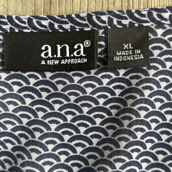A New Approach (A.N.A.) Blue And White Ruffle Sleeve Spring Blouse Size XL - Picture 5 of 8